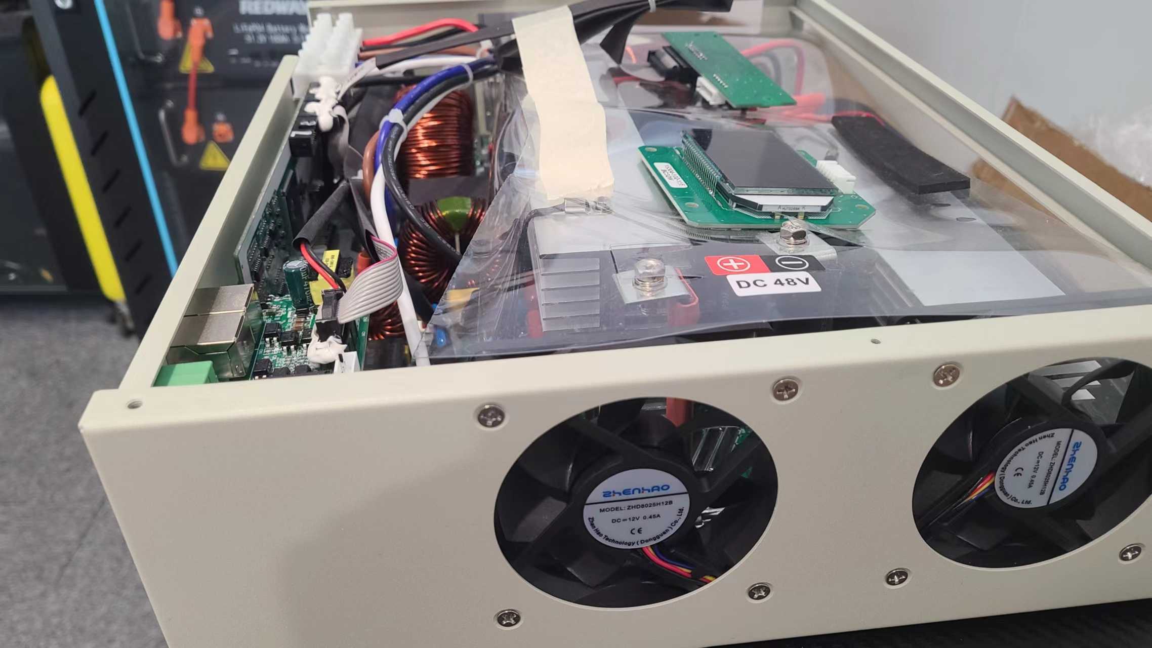 Can I connect 3 inverters together?